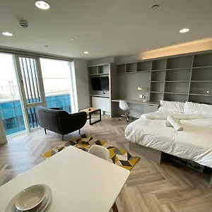  Lägenhet Eyre Square Self Catering